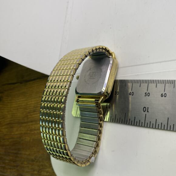 Vintage Mens LTD gold Stretch Watch New Battery main image 5